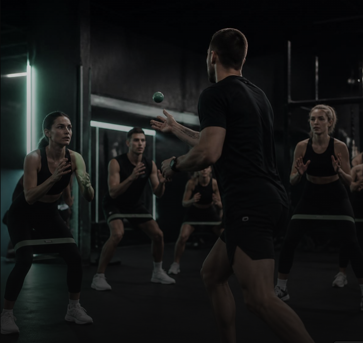 Trainer begeleidt een actieve smove-groep